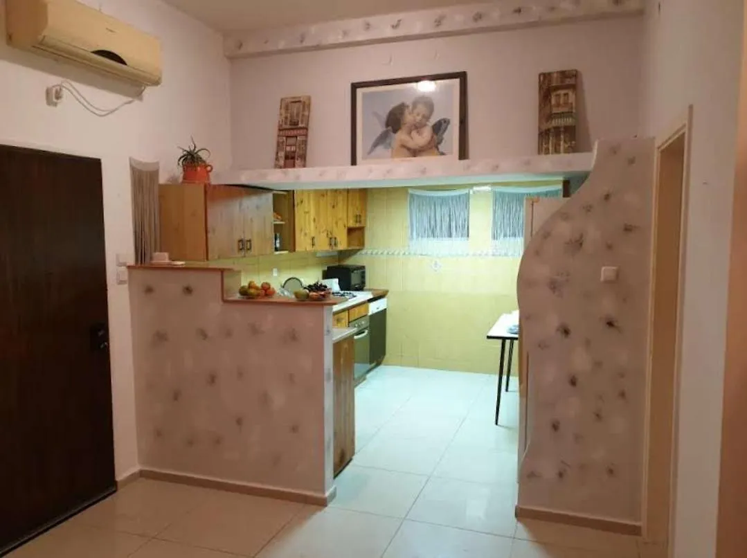 Apartment 4 Rooms נוה שאנן Haifa Israel