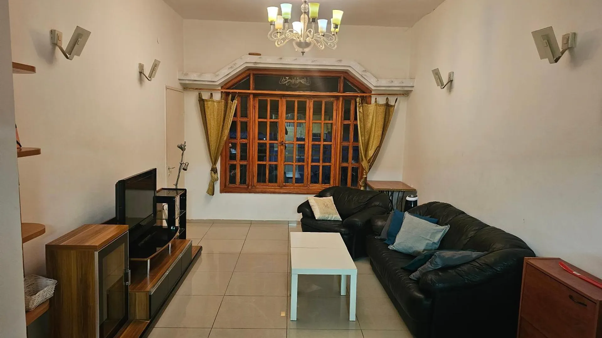 חיפה Apartment 4 Rooms נוה שאנן 0*,  ישראל